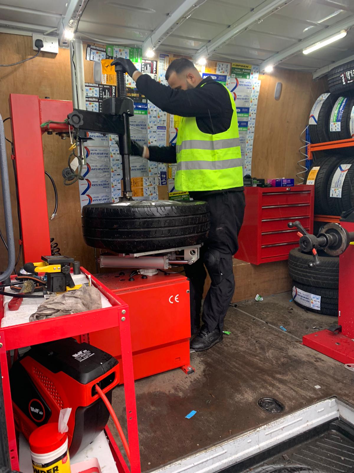 Mobile Tyre Replacement by Fix My Tyre