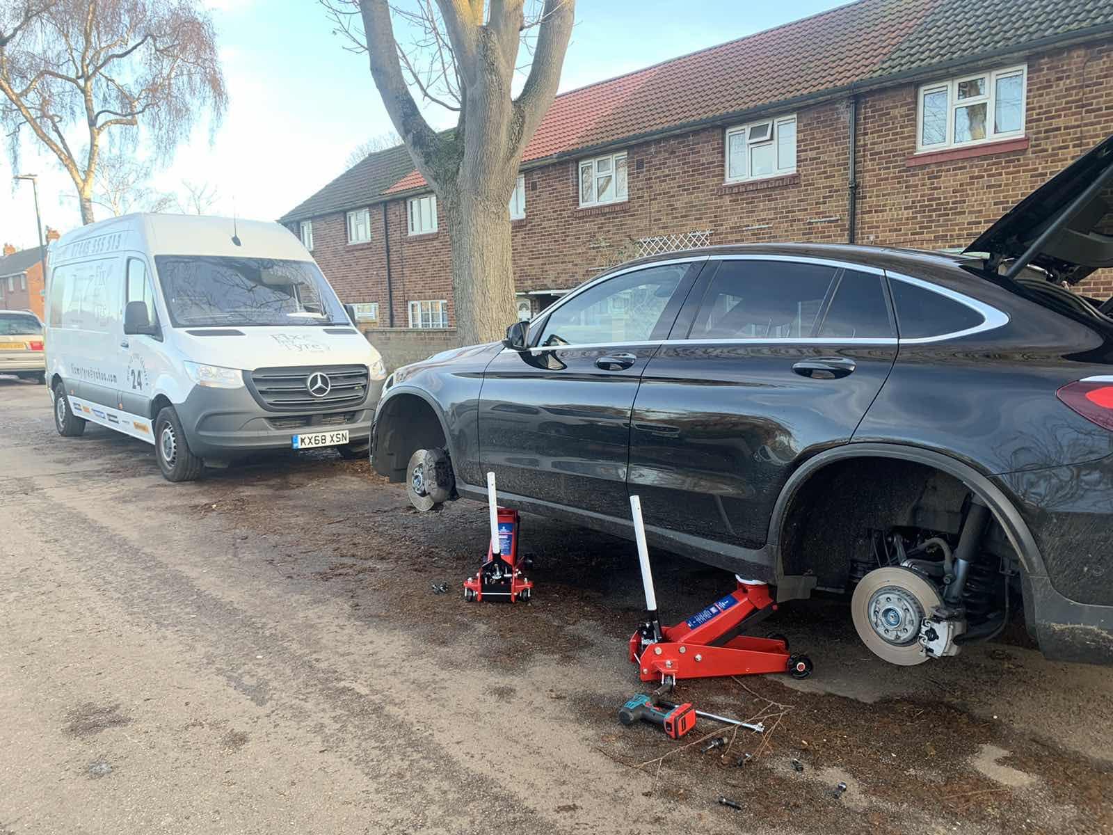Roadside Tyre Assistance by Fix My Tyre